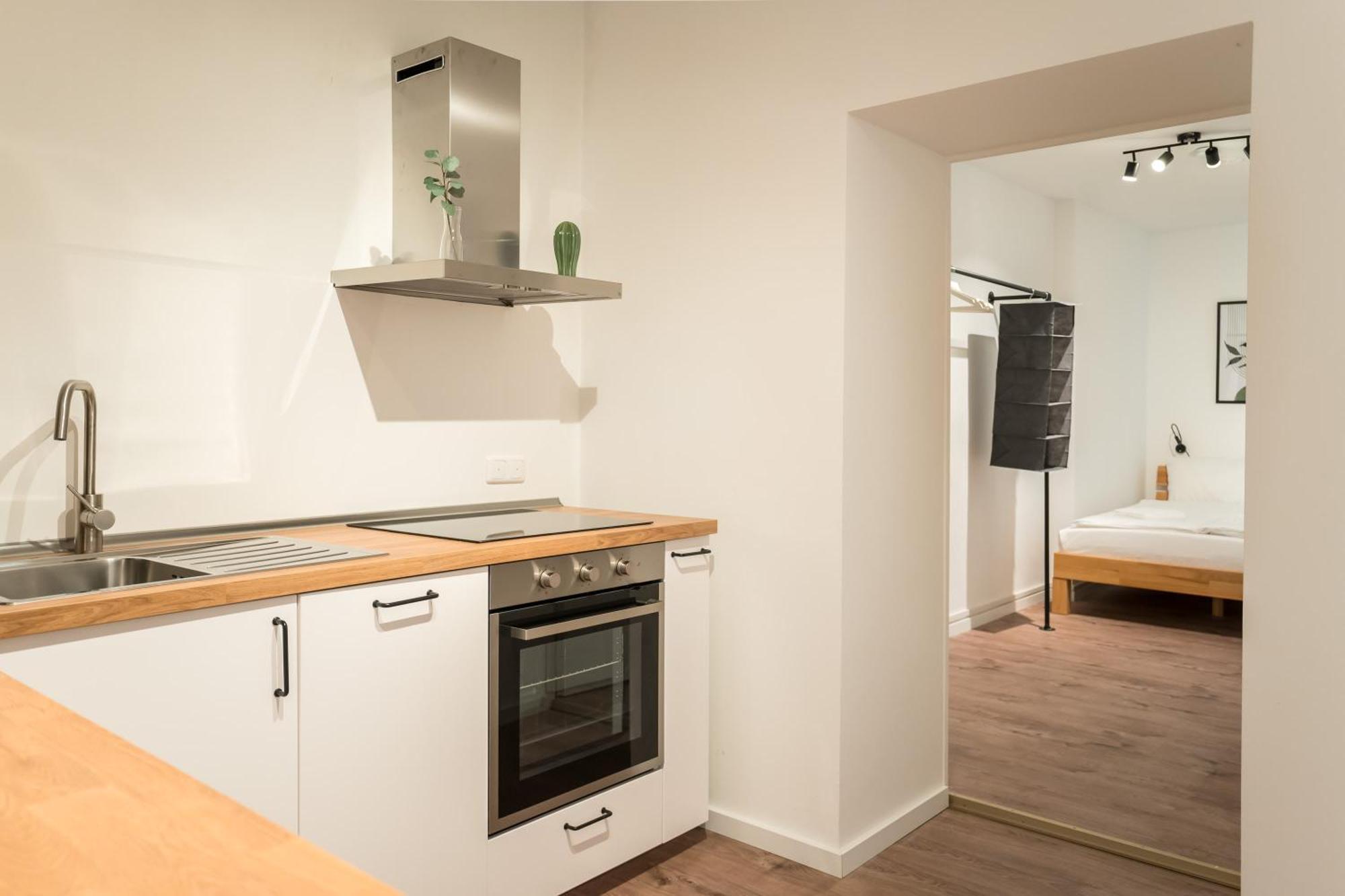 Spacious 1-Bedroom Apartment In Kreuzberg Берлин Экстерьер фото
