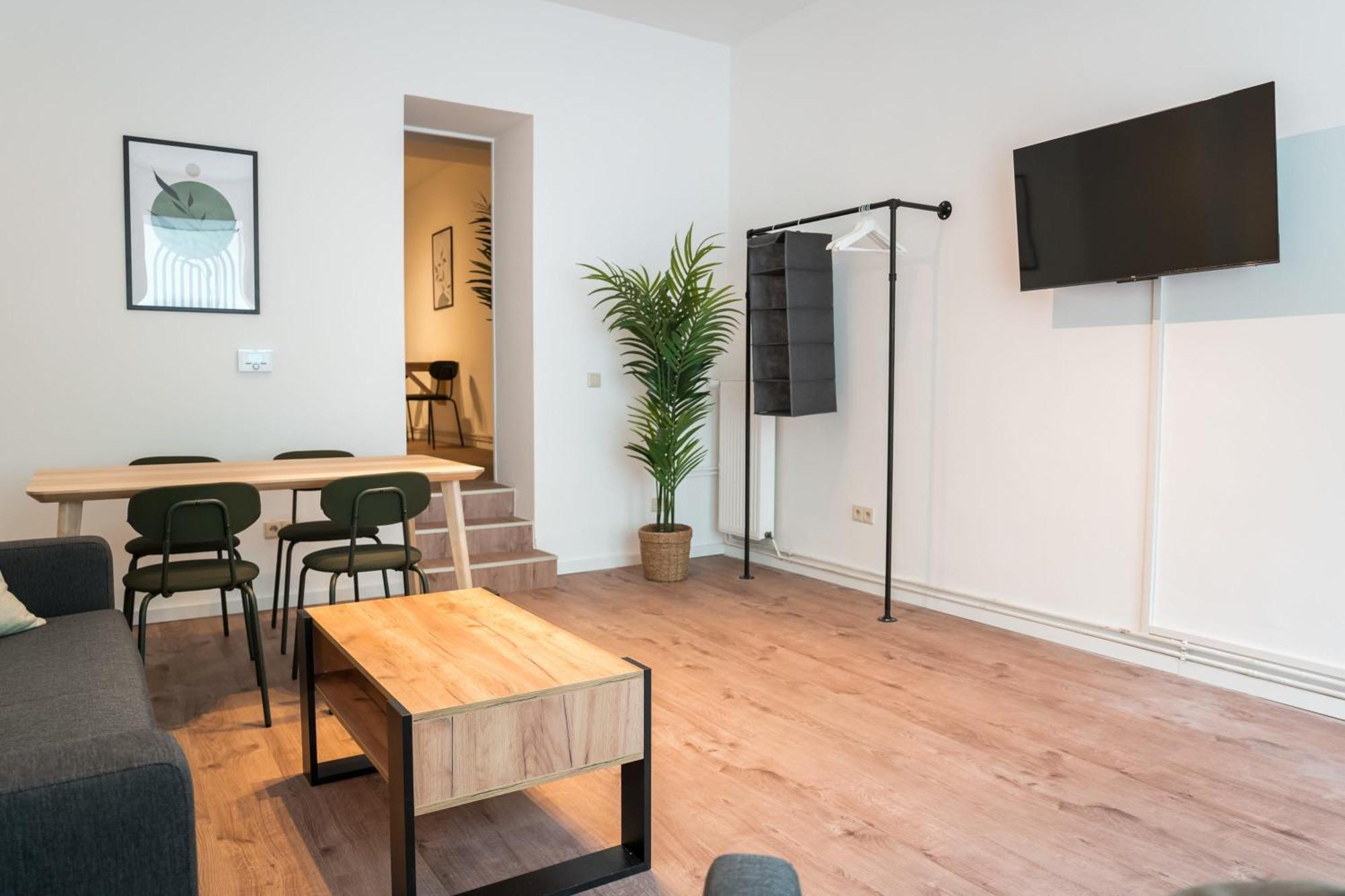 Spacious 1-Bedroom Apartment In Kreuzberg Берлин Экстерьер фото